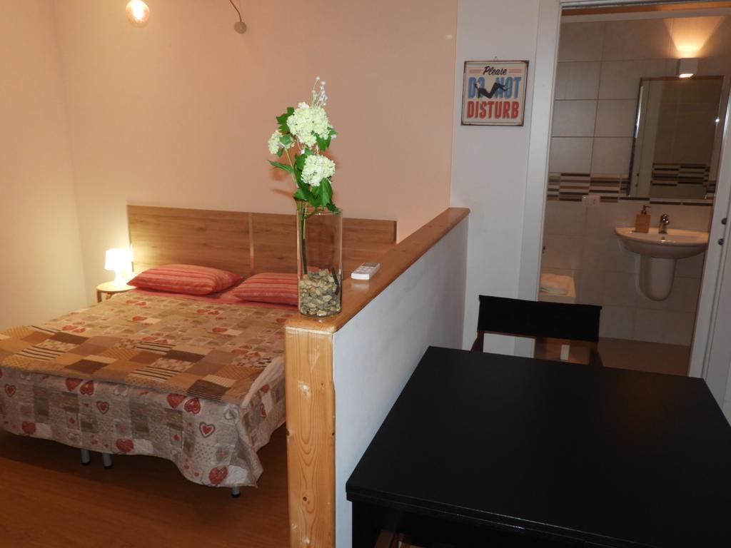 Arco Della Neve Guest House Бари Экстерьер фото